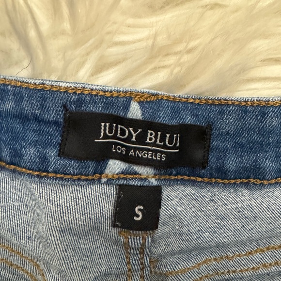 Judy Blue Los‎ Angeles Small Star Print Raw Hem Distressed Stretch Jean Shorts - Picture 6 of 8